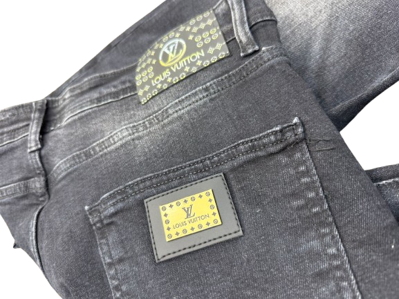 Дънки на LUVITON