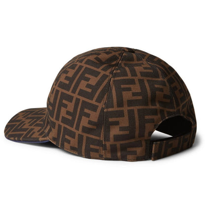 Шапкa Fendi