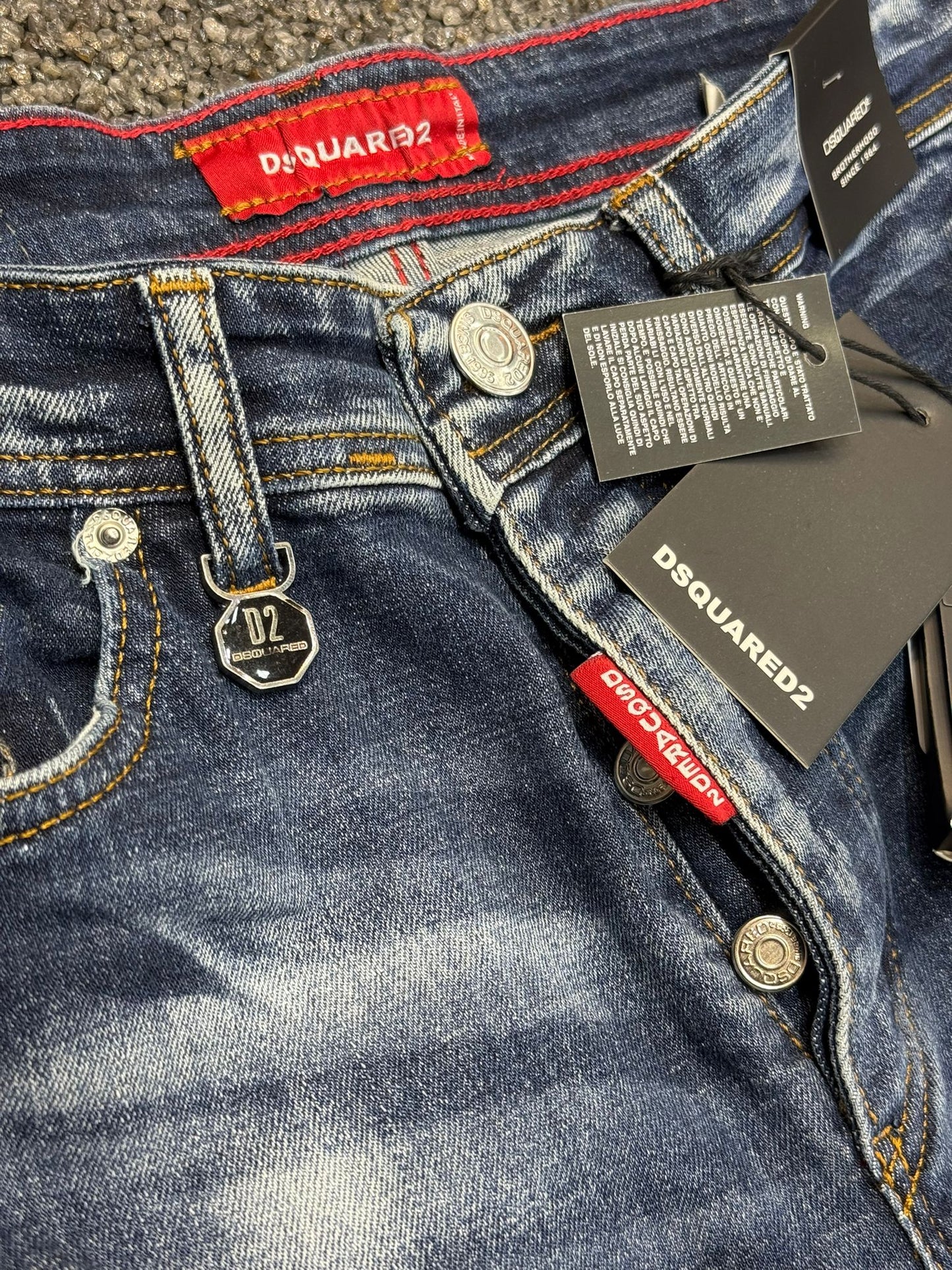 Дънки на DSQ2